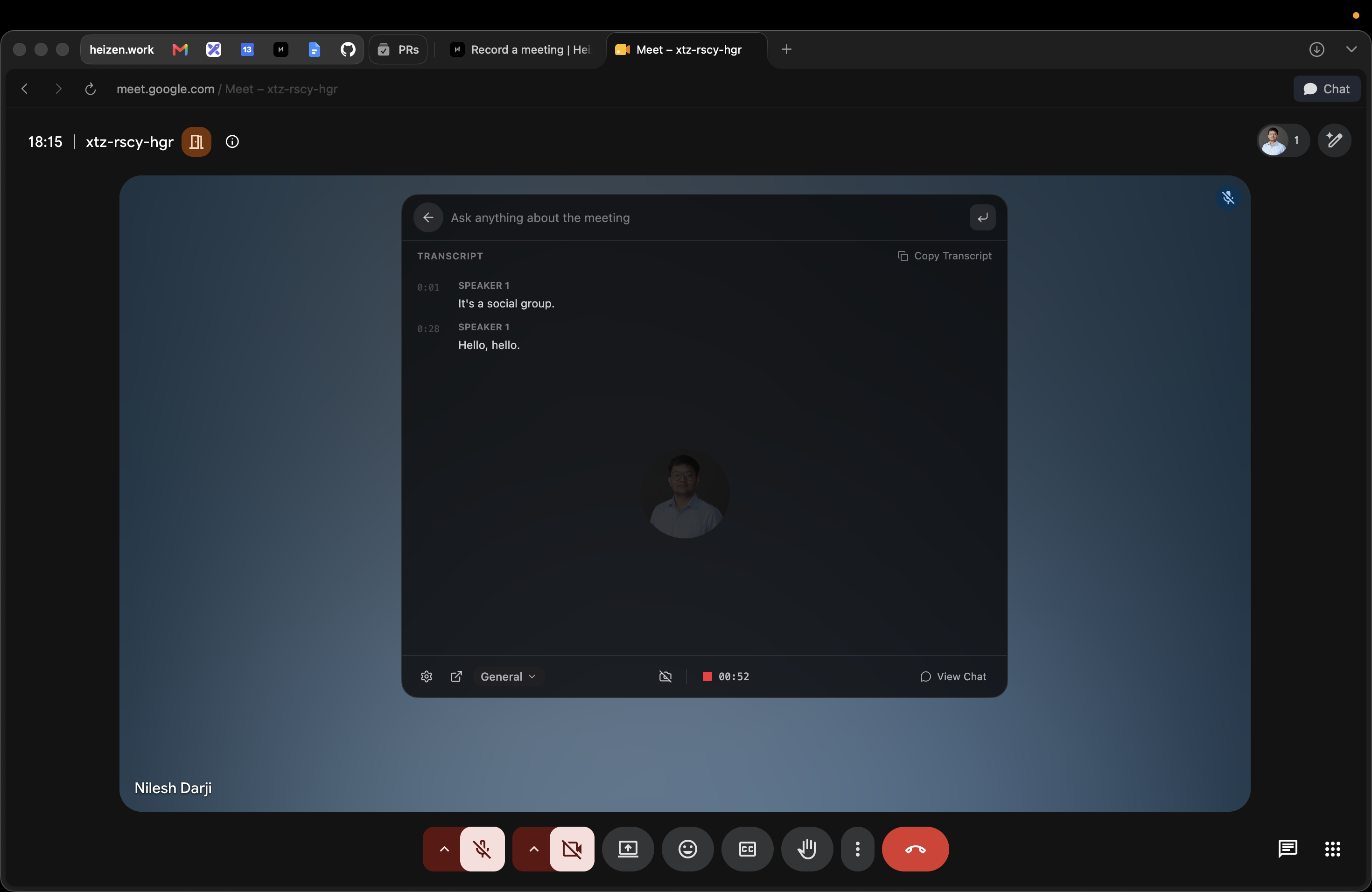 The expanded Heizen Meets assistant in Transcript view with speaker labels and live transcript segments